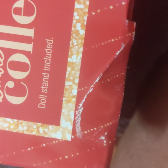 2014 Holiday Barbie - Picture 5 of 6